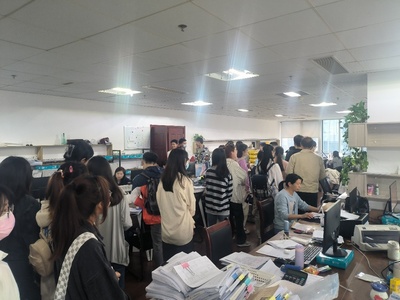 主題教育進(jìn)行時(shí) | '經(jīng)'世相伴，'職'等你來(lái)——經(jīng)濟(jì)與管理學(xué)院開展'海大學(xué)子看舟山'就業(yè)實(shí)踐教育主題活動(dòng)